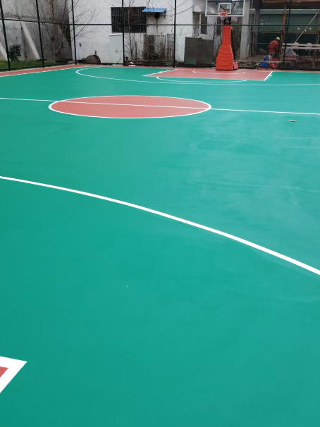东光 球场长期使用易出现地面开裂
